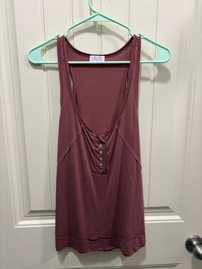 Pink Lily Mauve Button-Front Scoop Tank